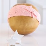 Serre-tête bébé – Douceur & style délicat