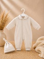 Grenouillère bébé avec bonnet assorti