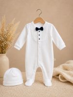 Grenouillère bébé élégante avec nœud papillon – Image 2