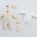 Ensemble naissance 6 pièces en maille avec body assorti