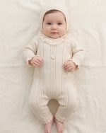 Grenouillère bébé élégante avec bonnet assorti – Image 8