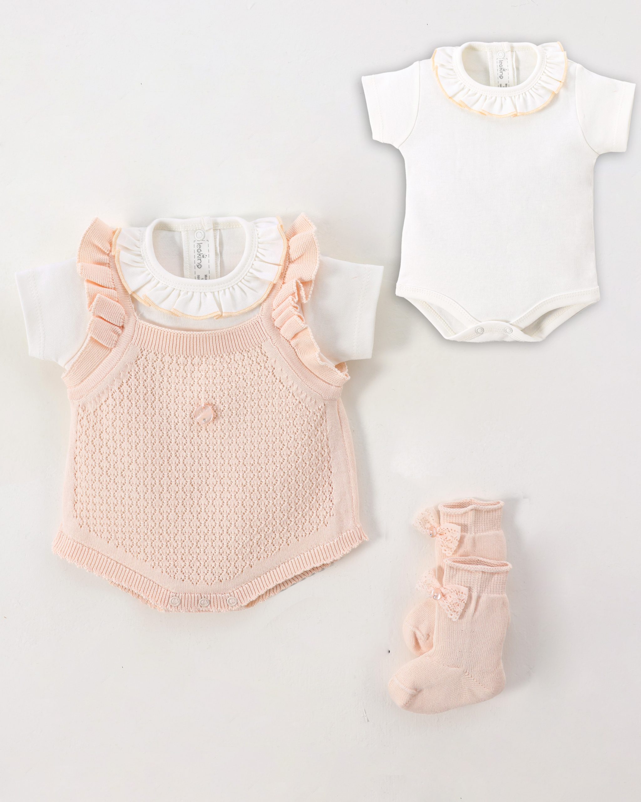 7165 saumon Ensemble Barboteuse en Maille avec Body et Chaussettes – 3 Pièces – Image 1
