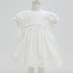 Robe Bébé Blanche Brodée – Manches Bouffantes