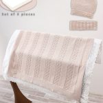 Coffret Couverture Bébé en Maille Beige – Ensemble 4 Pièces