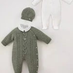 Combinaison Tricot Mérinos à Boutonnage Latéral avec Bonnet et Grenouillère Col Polo
